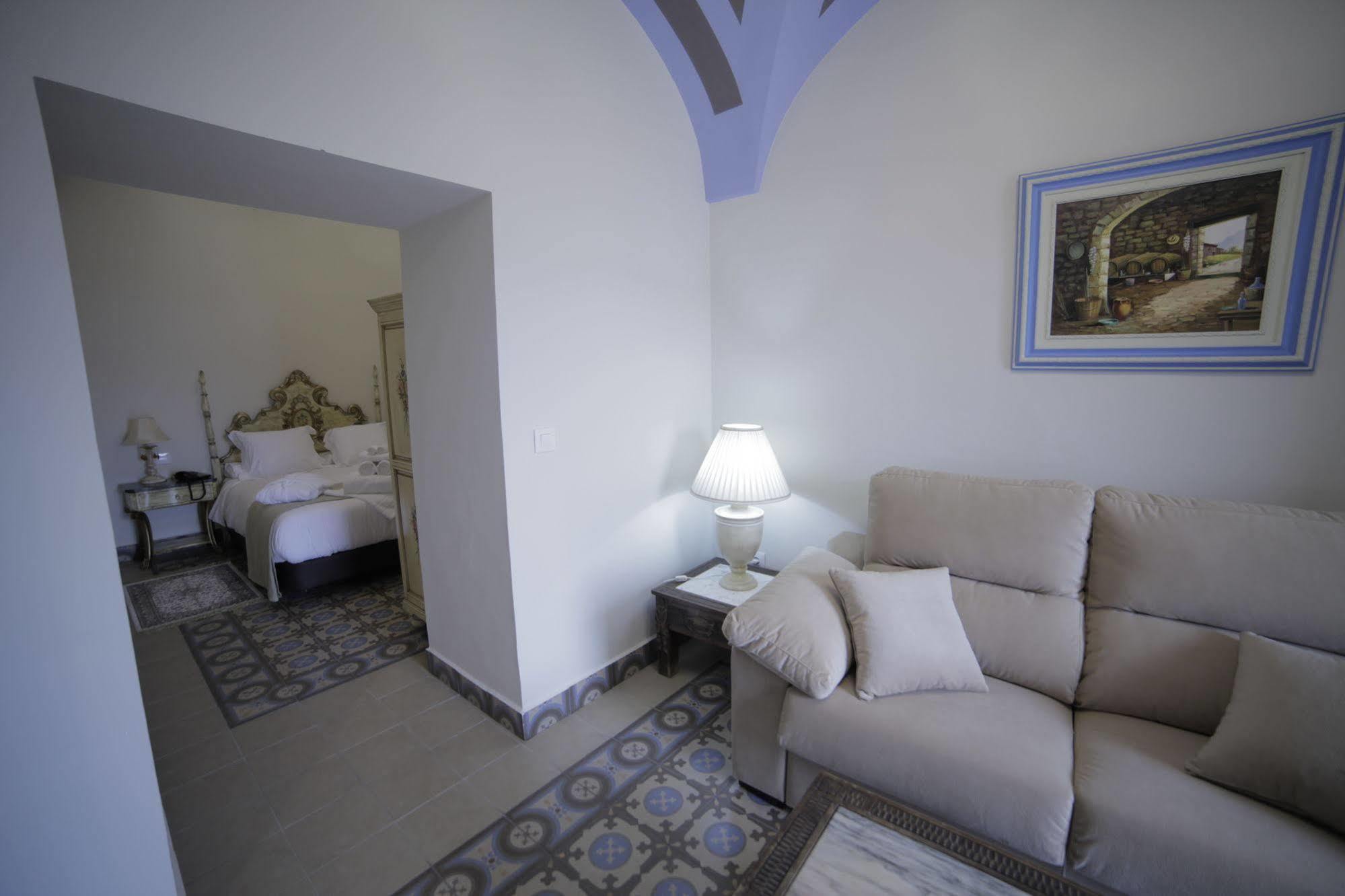 Hotel La Giralda Burguillos Del Cerro Exteriör bild
