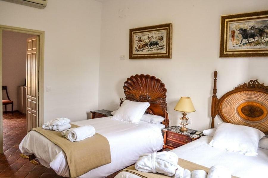 Hotel La Giralda Burguillos Del Cerro Exteriör bild
